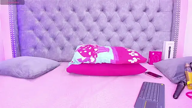 Snapshot of Sofia_Girl_ chatting on September 2025 08:36:02 AM Sofia Girl online show from September 2025 08:36:02 AM