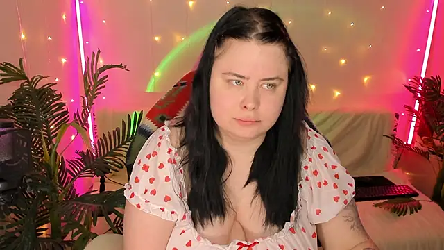 Snapshot of Akemi_BBW chatting on January 2025 07:28:01 AM Akemi BBW online show from January 2025 07:28:01 AM