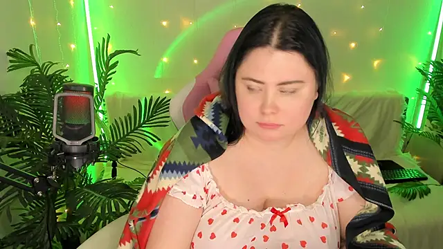 Snapshot of Akemi_BBW chatting on January 2025 12:37:02 AM Akemi BBW online show from January 2025 12:37:02 AM