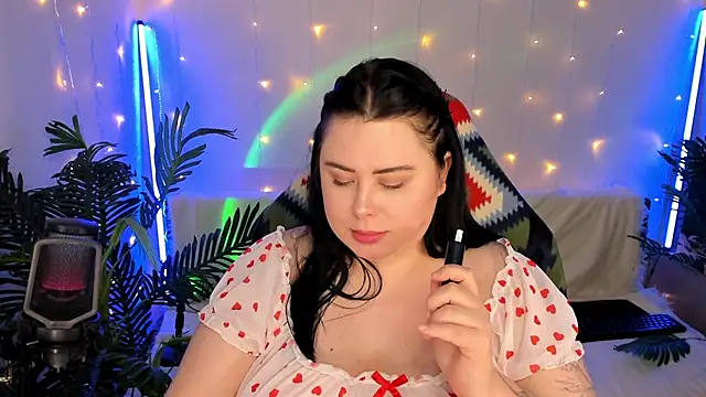 Snapshot of Akemi_BBW chatting on January 2025 09:11:02 PM Akemi BBW online show from January 2025 09:11:02 PM