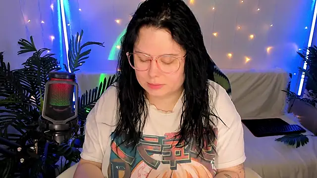 Snapshot of Akemi_BBW chatting on January 2025 06:24:02 PM Akemi BBW online show from January 2025 06:24:02 PM