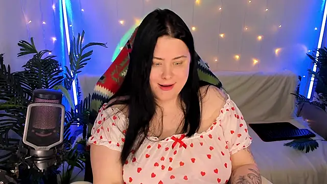 Snapshot of Akemi_BBW chatting on January 2025 09:25:01 PM Akemi BBW online show from January 2025 09:25:01 PM