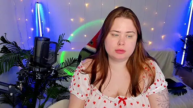 Snapshot of Akemi_BBW chatting on January 2025 02:20:01 AM Akemi BBW online show from January 2025 02:20:01 AM