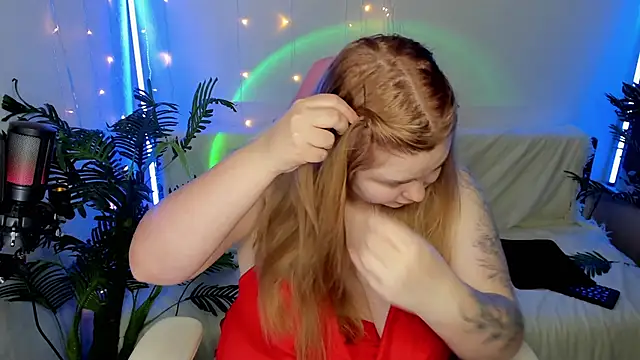 Snapshot of Akemi_BBW chatting on January 2025 05:49:01 PM Akemi BBW online show from January 2025 05:49:01 PM