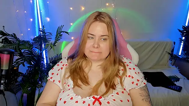 Snapshot of Akemi_BBW chatting on January 2025 09:39:02 PM Akemi BBW online show from January 2025 09:39:02 PM