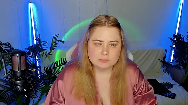 Snapshot of Akemi_BBW chatting on January 2025 09:18:01 PM Akemi BBW online show from January 2025 09:18:01 PM