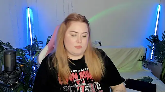 Snapshot of Akemi_BBW chatting on January 2025 10:30:02 PM Akemi BBW online show from January 2025 10:30:02 PM