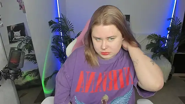 Snapshot of Akemi_BBW chatting on March 2025 05:50:01 PM Akemi BBW online show from March 2025 05:50:01 PM