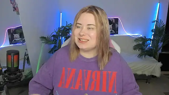 Snapshot of Akemi_BBW chatting on March 2025 07:20:02 PM Akemi BBW online show from March 2025 07:20:02 PM