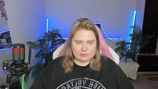 Snapshot of Akemi_BBW chatting on March 2025 11:12:02 AM Akemi BBW online show from March 2025 11:12:02 AM