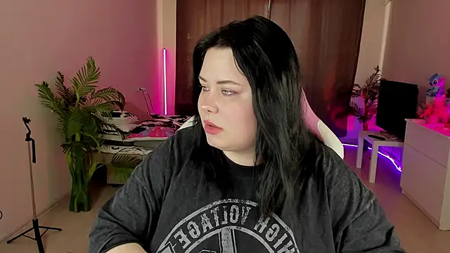 Snapshot of Akemi_BBW chatting on September 2025 06:57:02 AM Akemi BBW online show from September 2025 06:57:02 AM