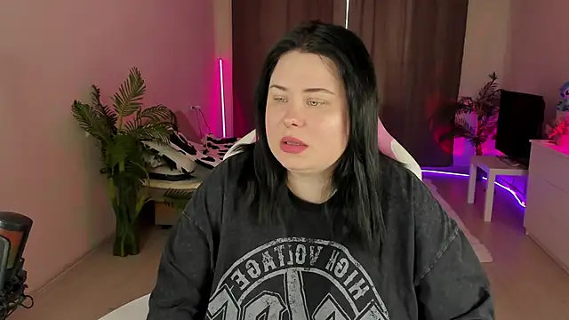 Snapshot of Akemi_BBW chatting on September 2025 05:20:01 AM Akemi BBW online show from September 2025 05:20:01 AM