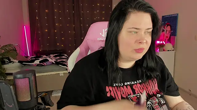 Snapshot of Akemi_BBW chatting on September 2025 04:19:02 PM Akemi BBW online show from September 2025 04:19:02 PM