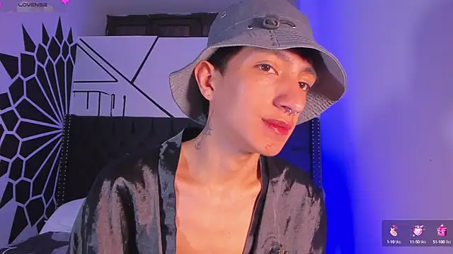 DereckCooperr online show from January 2025 11:45:02 PM