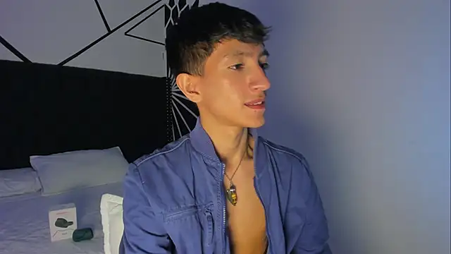 DereckCooperr online show from March 2025 02:51:01 AM