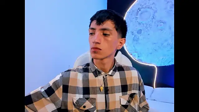 DereckCooperr online show from October 2025 09:56:01 PM