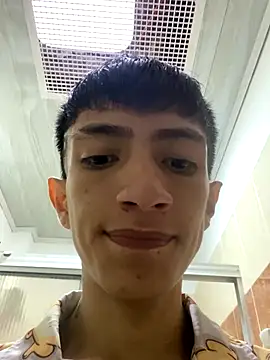 DereckCooperr online show from November 2025 09:06:02 PM