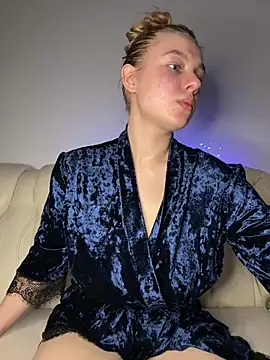 freiiaflower online show from October 2025 08:22:01 PM