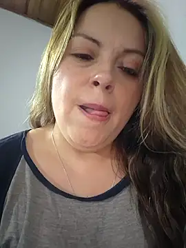 Snapshot of seherlatin chatting on June 2026 04:03:02 AM seherlatin online show from June 2026 04:03:02 AM