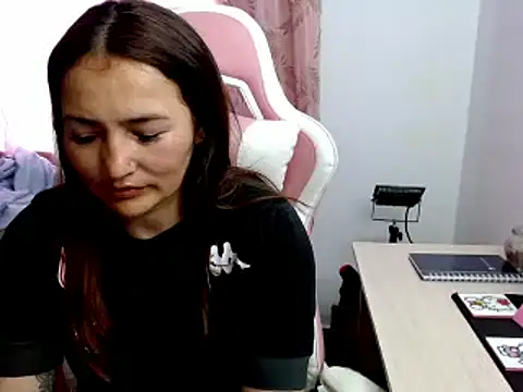 Snapshot of EVA_GRAYS chatting on February 2025 06:28:01 PM EVA GRAYS online show from February 2025 06:28:01 PM