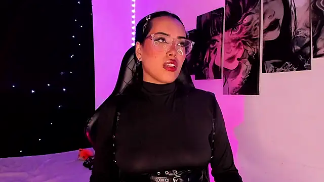 willow poisson online show from December 2024 05:11:01 PM