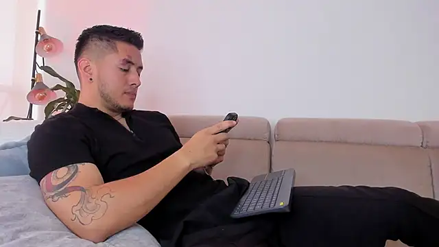 Chriskyle  online show from December 2024 01:20:02 PM