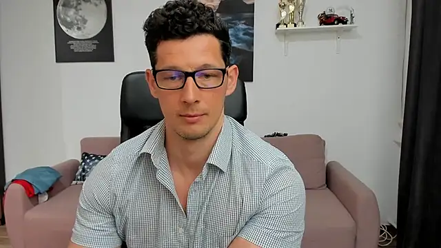 BrutusK08 online show from March 2025 05:06:02 PM