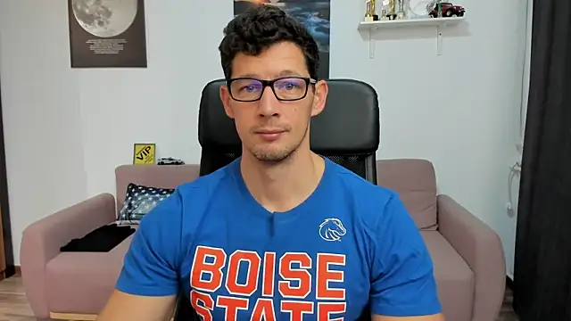 BrutusK08 online show from November 2025 07:41:01 AM