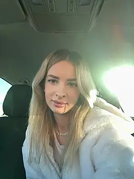 Snapshot of EvieEvans chatting on February 2025 03:49:02 PM EvieEvans online show from February 2025 03:49:02 PM