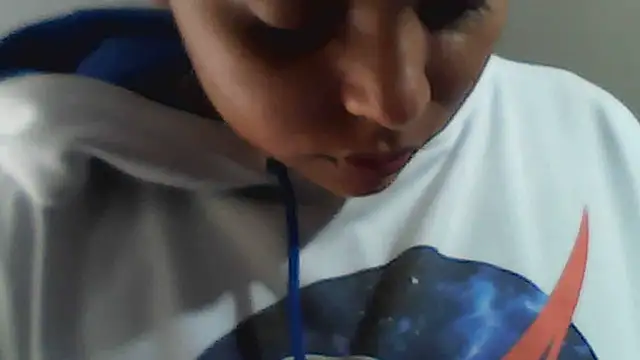 stefanie010 online show from November 2025 05:23:01 PM