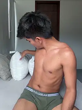 santiago 01 online show from December 2024 07:42:01 PM