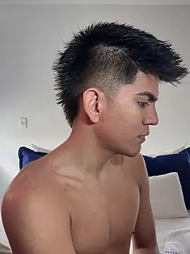 santiago 01 online show from February 2025 02:16:02 PM