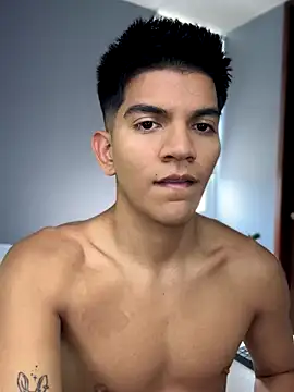 santiago 01 online show from September 2025 07:47:01 PM