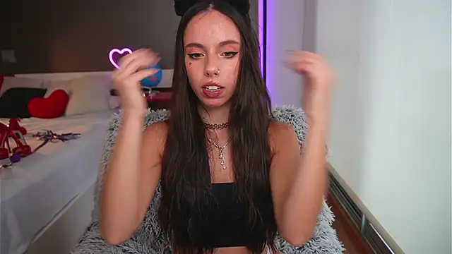 Snapshot of Dayna_Nebula chatting on January 2025 01:35:02 PM Dayna Nebula online show from January 2025 01:35:02 PM