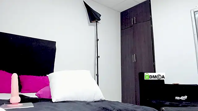 Snapshot of Scarlette1312 chatting on January 2025 04:55:01 AM Scarlette1312 online show from January 2025 04:55:01 AM