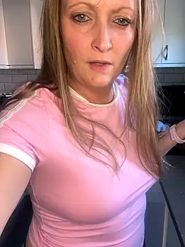 HoneyBluex online show from November 2025 01:00:02 PM