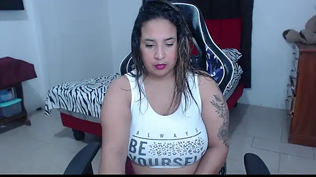 Snapshot of KathyHardcore69 chatting on October 2025 03:06:02 AM KathyHardcore69 online show from October 2025 03:06:02 AM