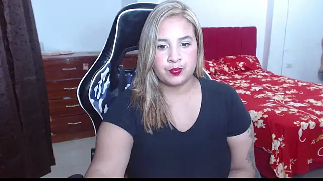 Snapshot of KathyHardcore69 chatting on November 2025 01:59:02 AM KathyHardcore69 online show from November 2025 01:59:02 AM