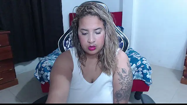 Snapshot of KathyHardcore69 chatting on November 2025 02:04:02 AM KathyHardcore69 online show from November 2025 02:04:02 AM