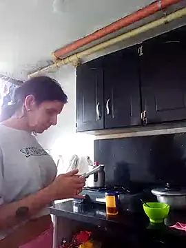 Snapshot of Cameron_puppy chatting on November 2025 04:39:01 PM Cameron puppy online show from November 2025 04:39:01 PM