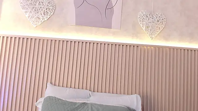 daiana curly online show from January 2026 07:49:02 PM