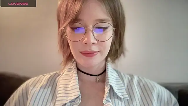 ms christiana online show from November 2025 12:27:01 AM