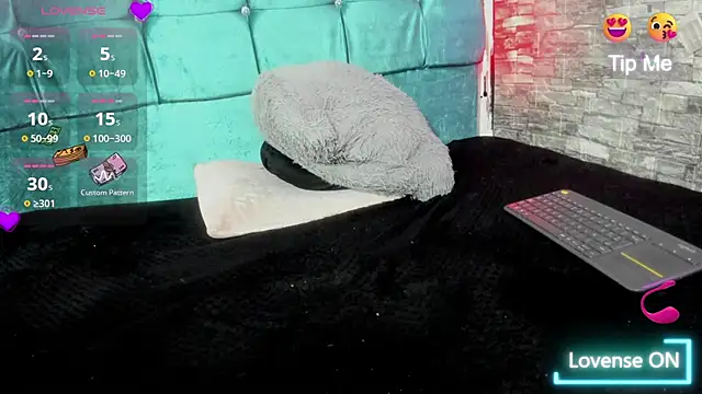 Cloee66 online show from October 2025 12:56:01 PM