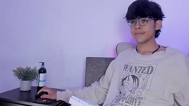 Alan26  online show from March 2025 08:45:02 PM