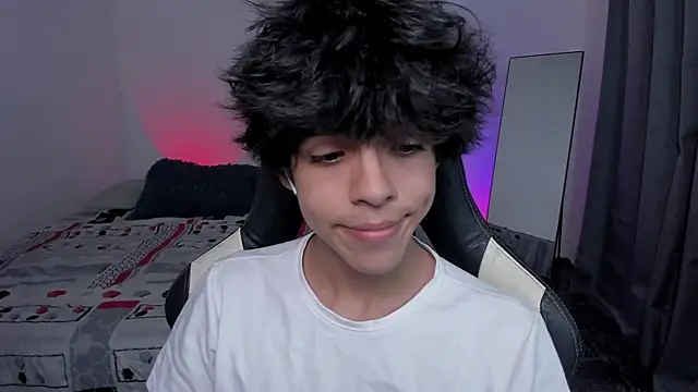 Alan26  online show from January 2026 04:05:01 AM