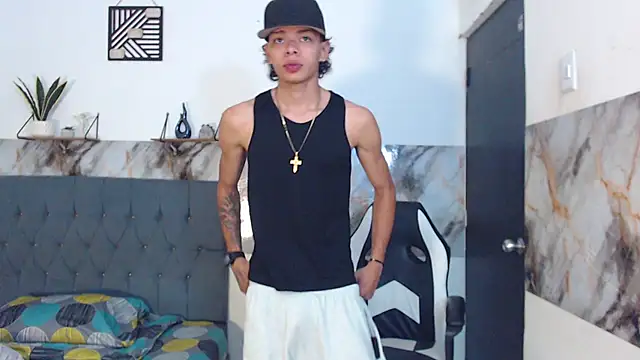 Snapshot of Harry_jhonsson chatting on August 2026 03:39:01 AM Harry jhonsson online show from August 2026 03:39:01 AM