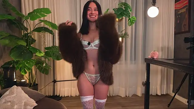 Miss beee online show from November 2025 12:00:01 AM