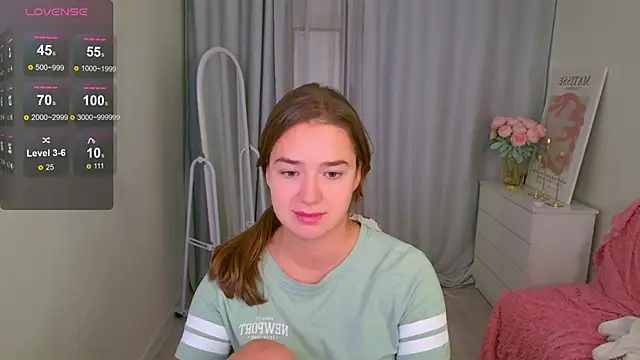 LovelyJessie online show from November 2025 01:43:01 PM