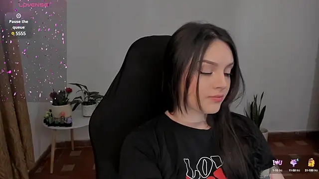 anaveleeez online show from December 2024 10:15:02 PM