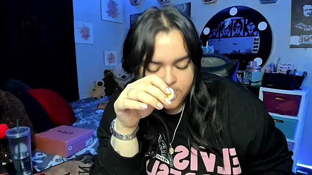 Luise Meyrink online show from November 2025 03:05:02 AM